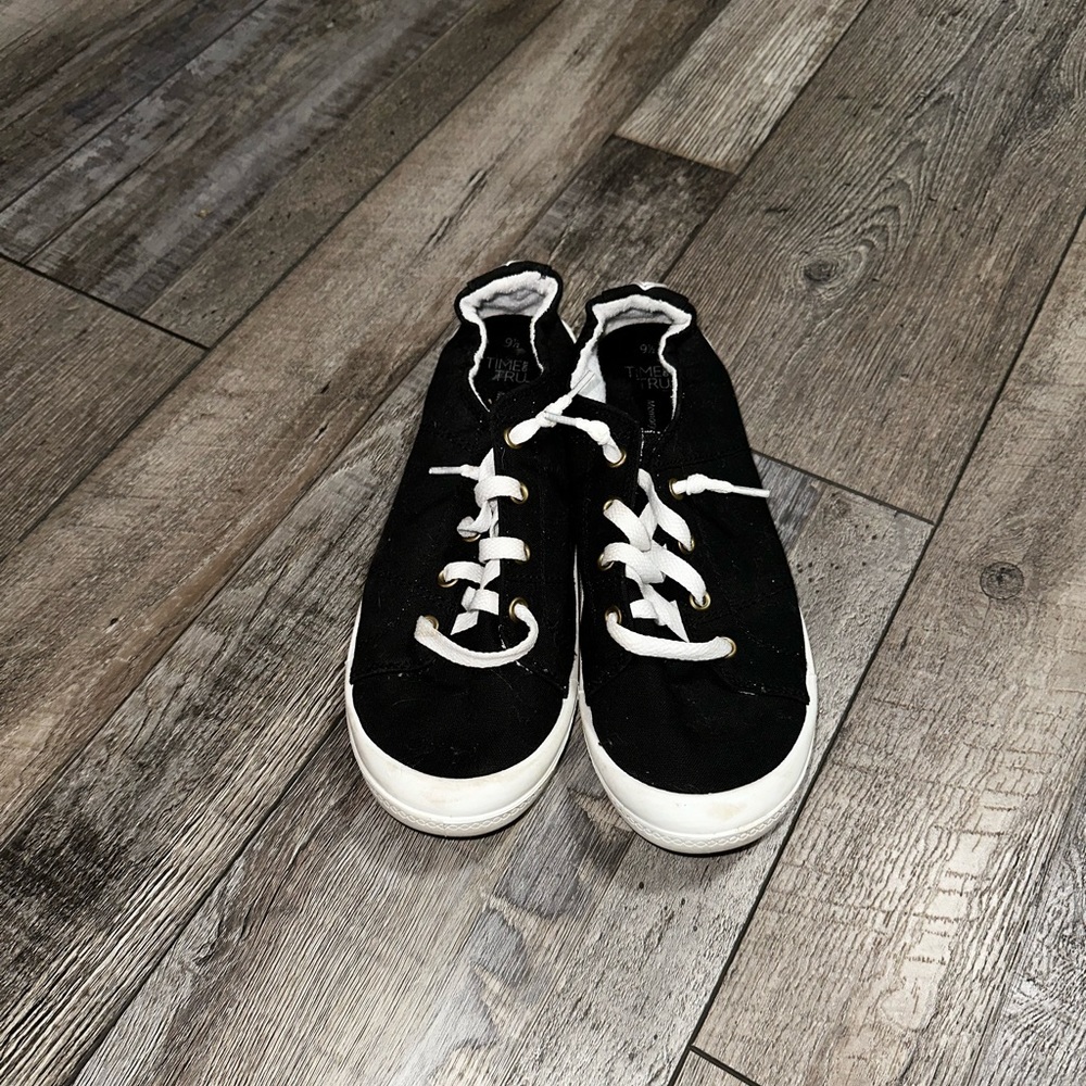Women’s Sneakers